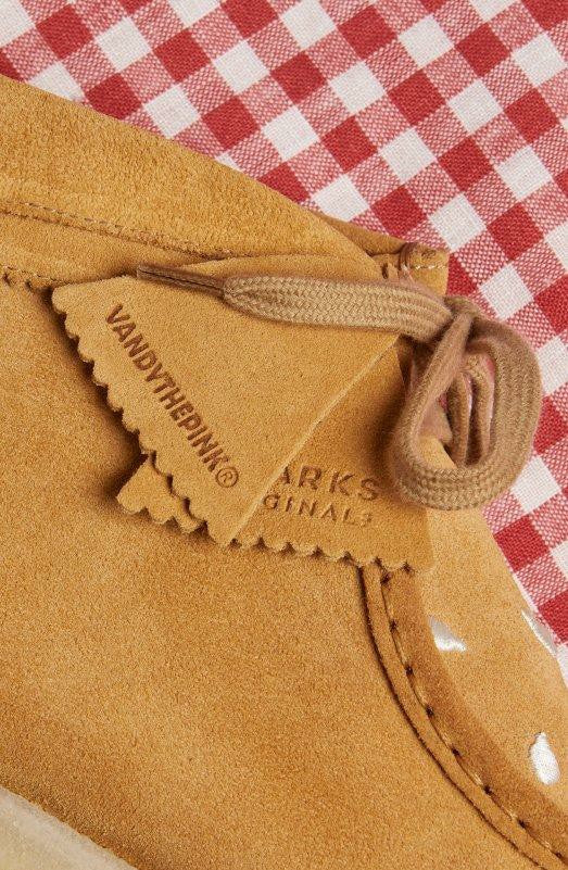 Clarks Wallabee Boot Tan Embroidery