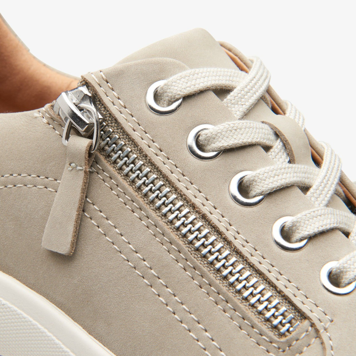 Clarks Nalle Lace Stone Nubuck