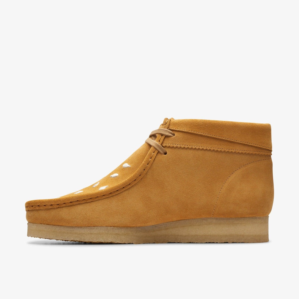 Clarks Wallabee Boot Tan Embroidery