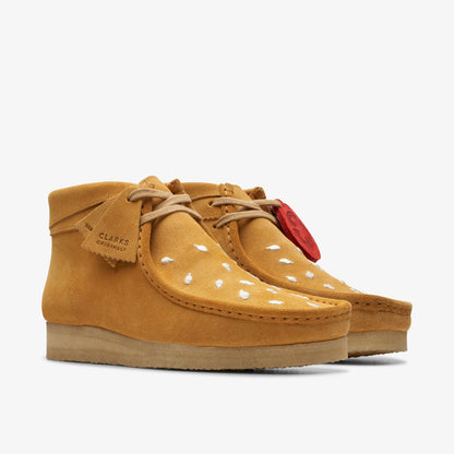 Clarks Wallabee Boot Tan Embroidery