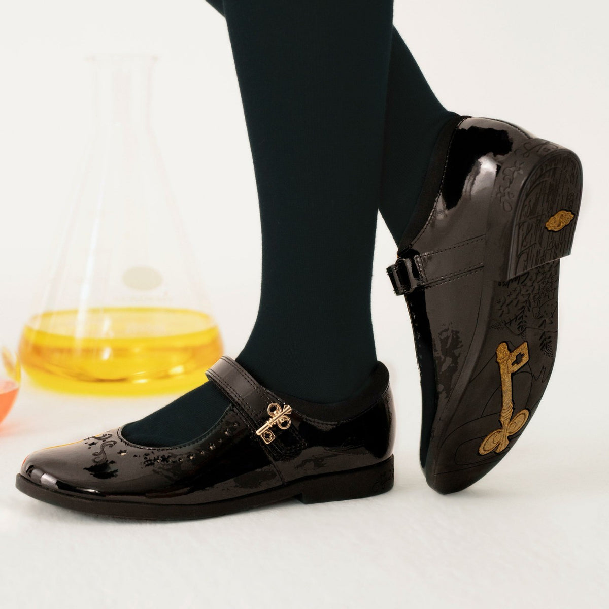 Clarks Lock Magic Kid Black Patent