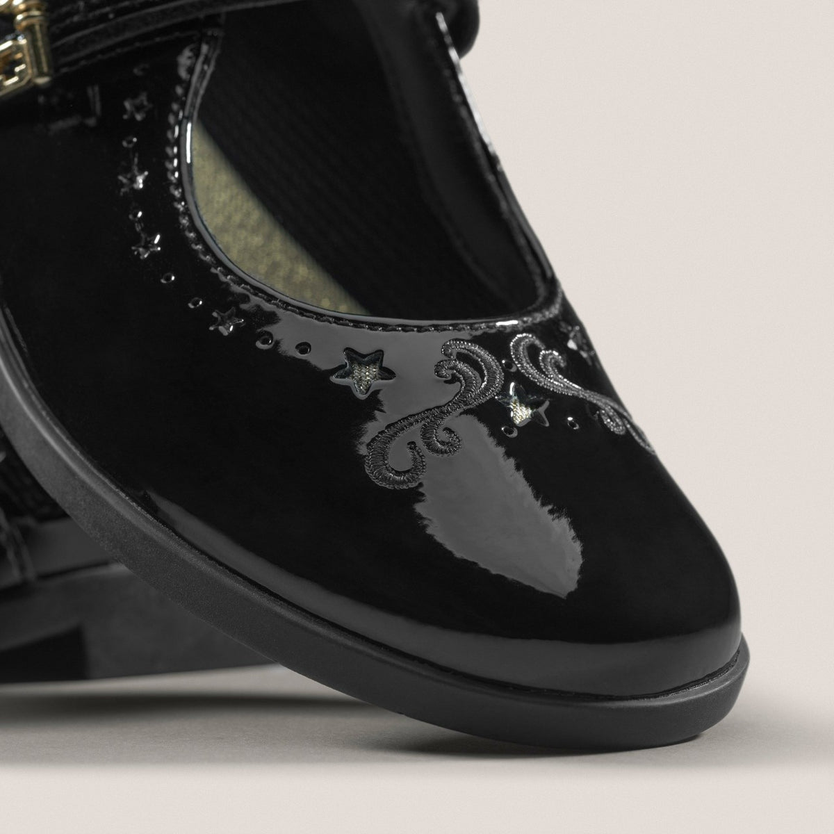 Clarks Lock Magic Kid Black Patent