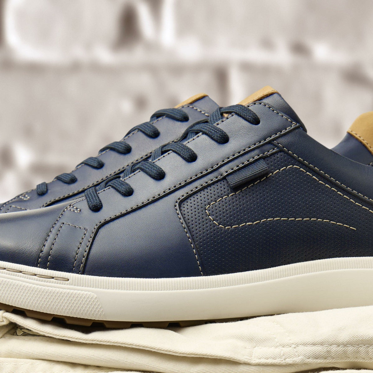 Clarks Mapstone Lace Navy Leather