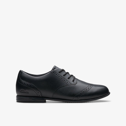 Clarks Finja Brogue Older Black Leather