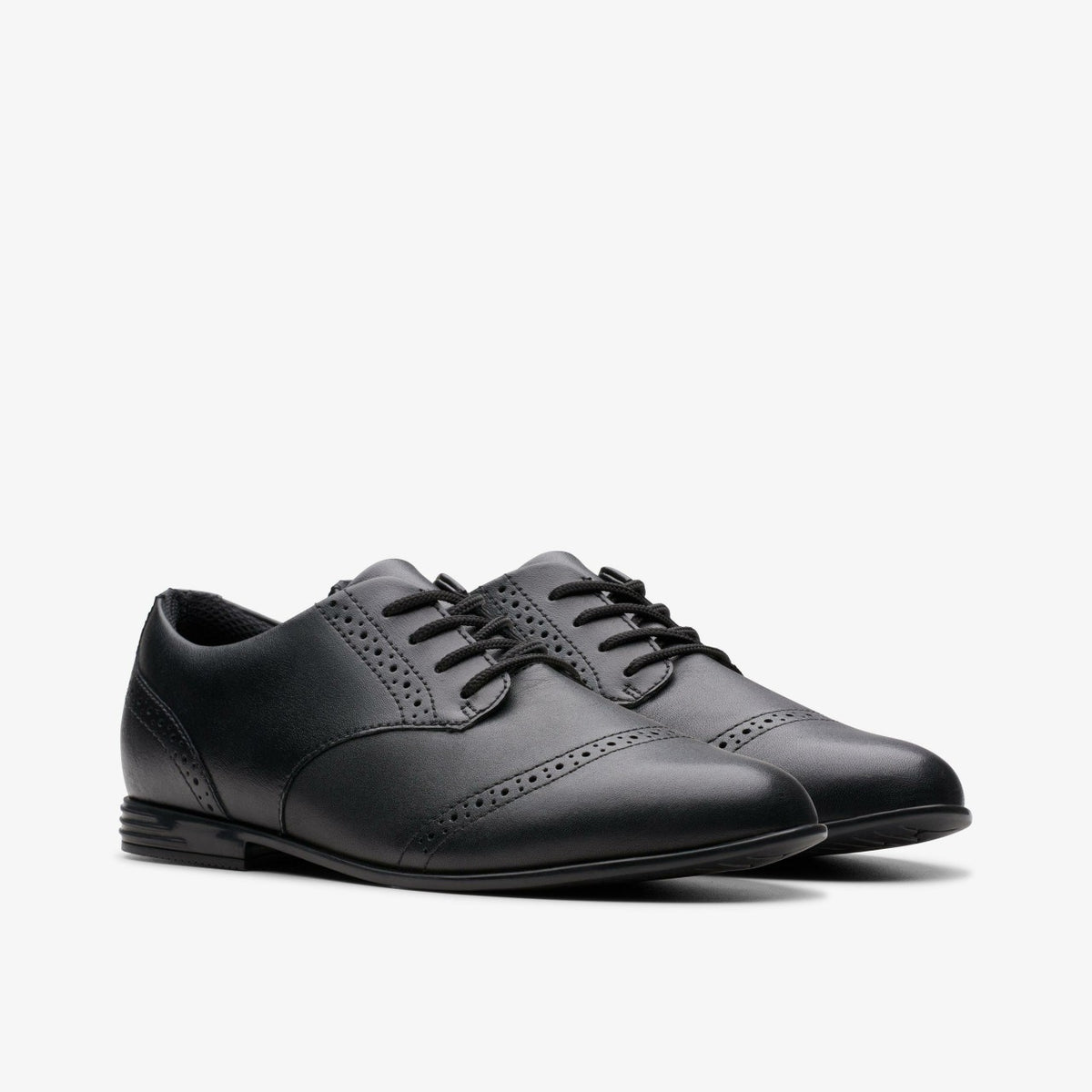 Clarks Finja Brogue Youth Black Leather