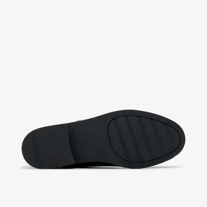 Clarks Aubrie Dress Youth Black Patent