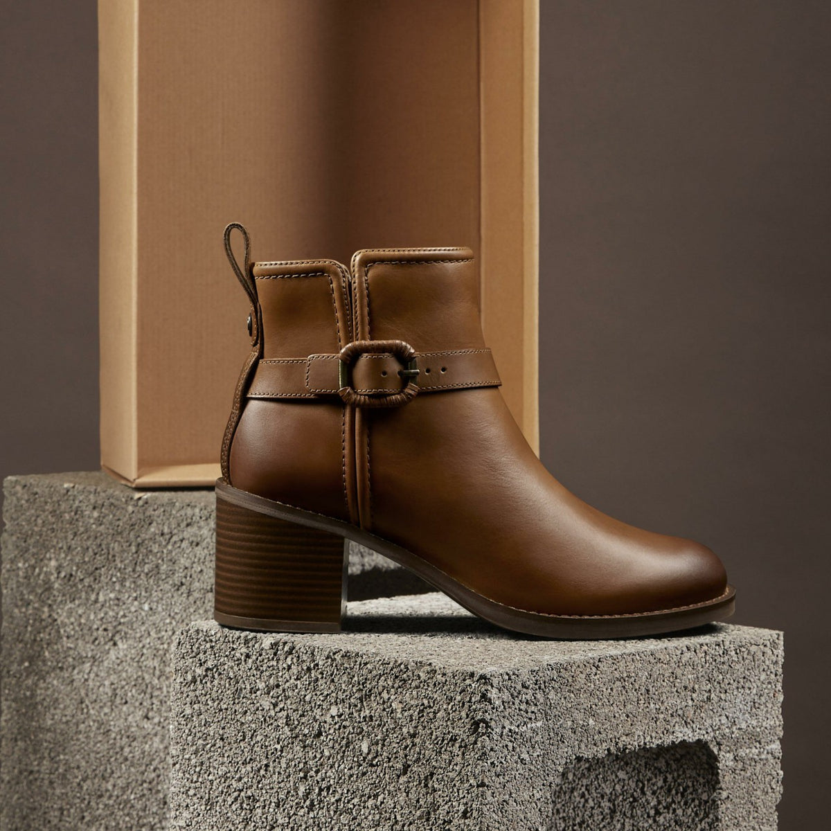 Clarks Chamberly Trim Mid Tan Leather