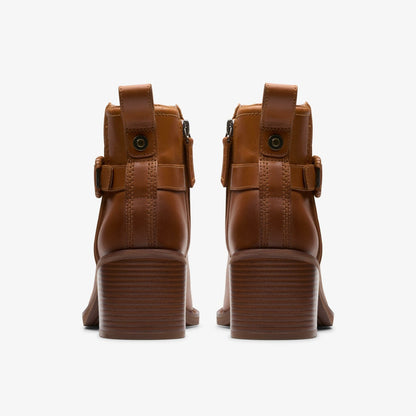 Clarks Chamberly Trim Mid Tan Leather
