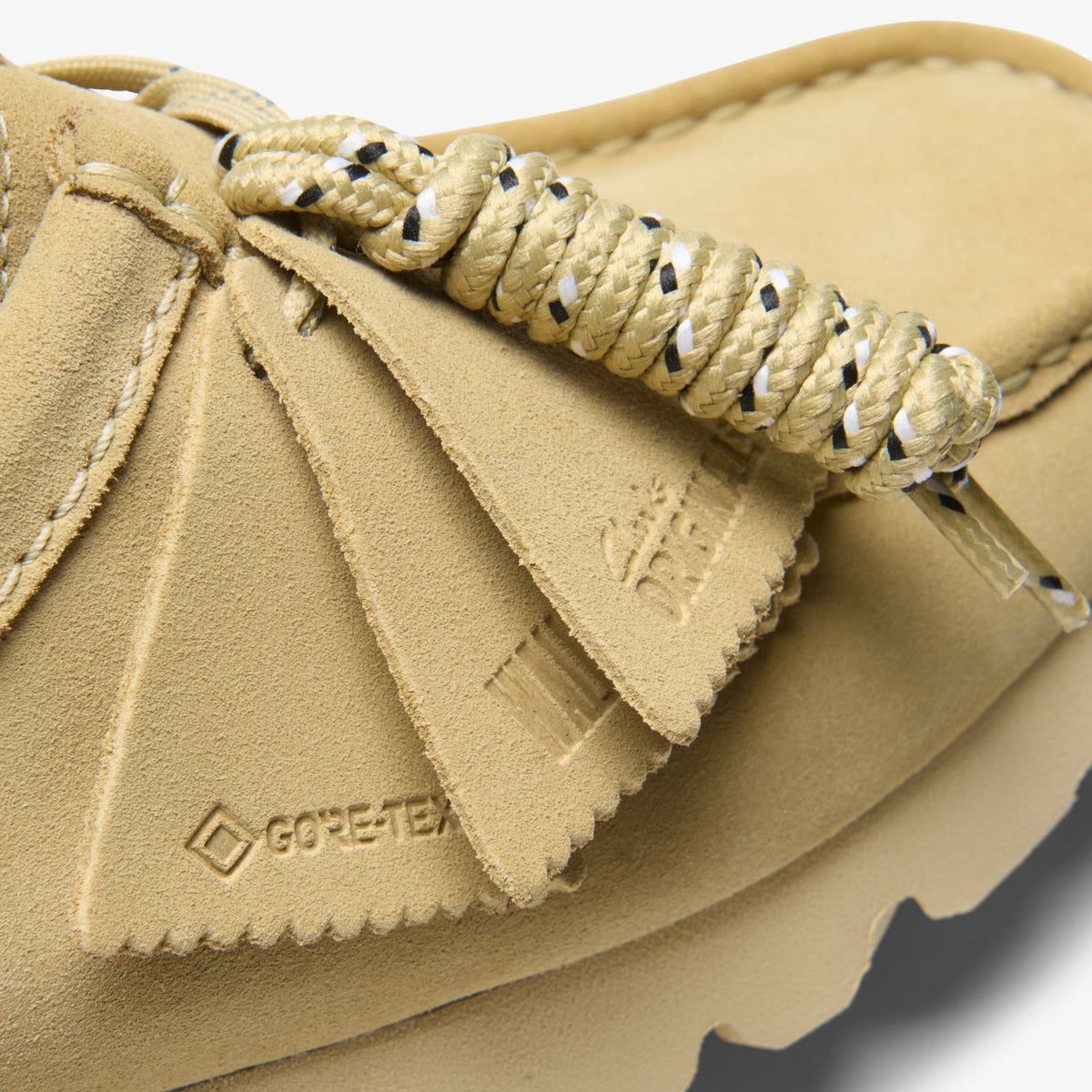 Clarks Wallabee GORE-TEX Maple Suede