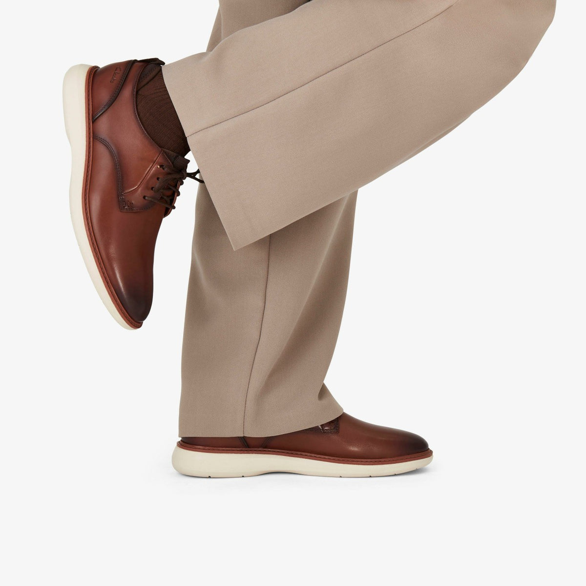 Clarks Brantin Plain Dark Tan Leather