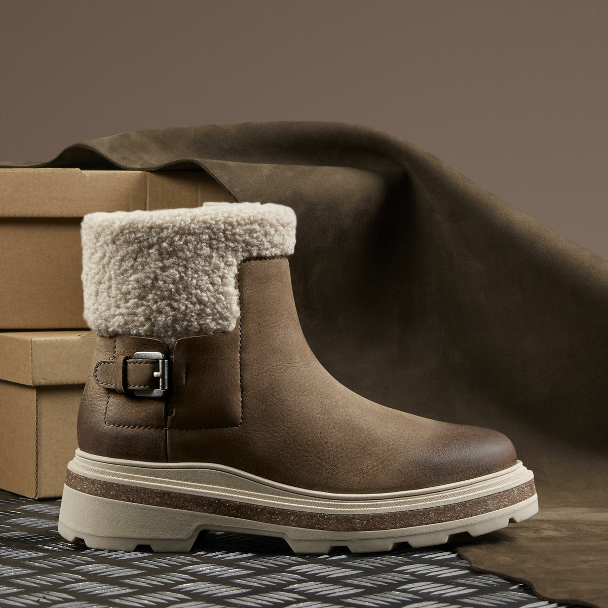 Clarks Hencroft Madi Waterproof Dark Sand Warmlined
