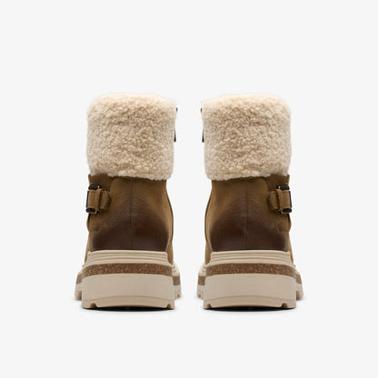Clarks Hencroft Madi Waterproof Dark Sand Warmlined