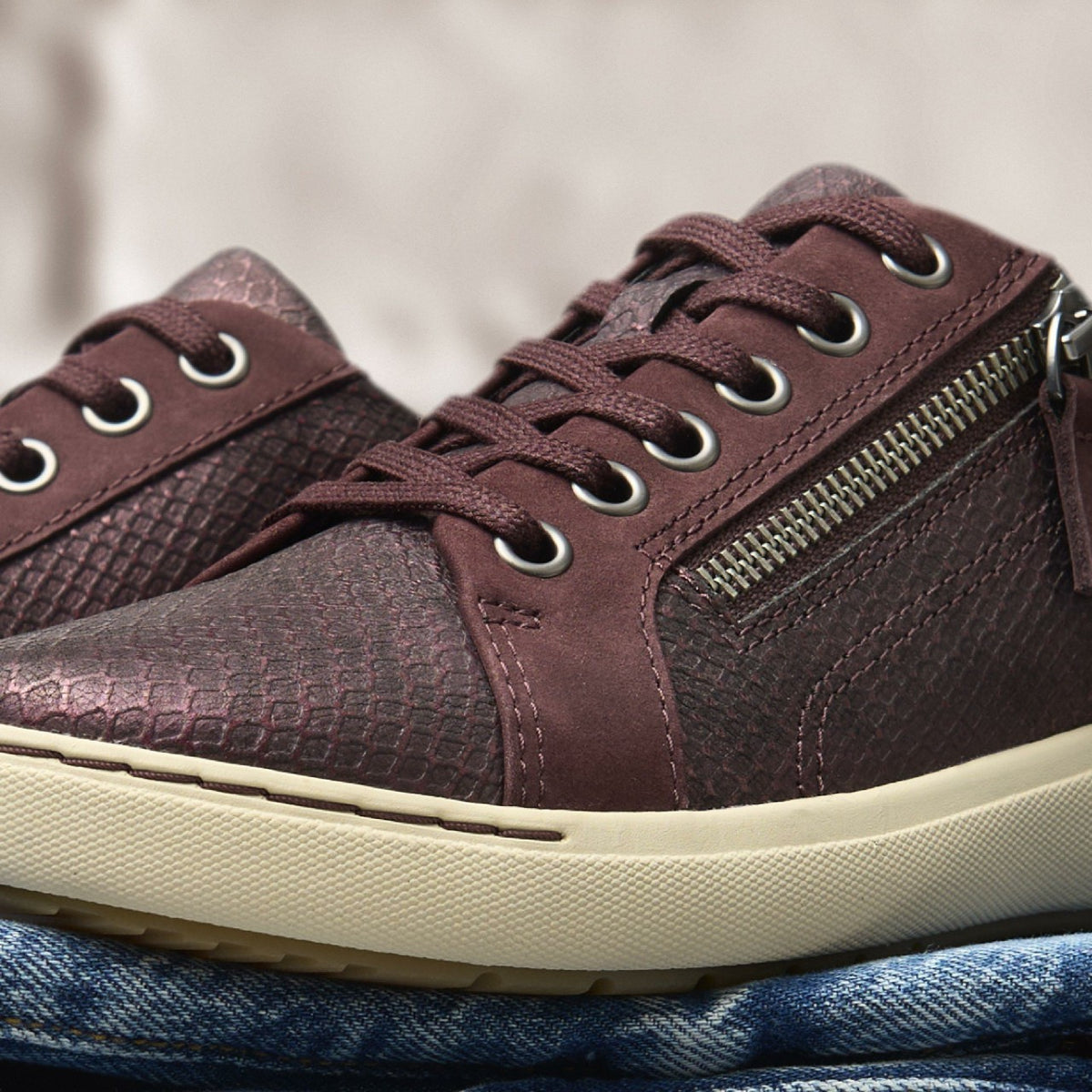Clarks Nalle Lace Wine Interest Leather