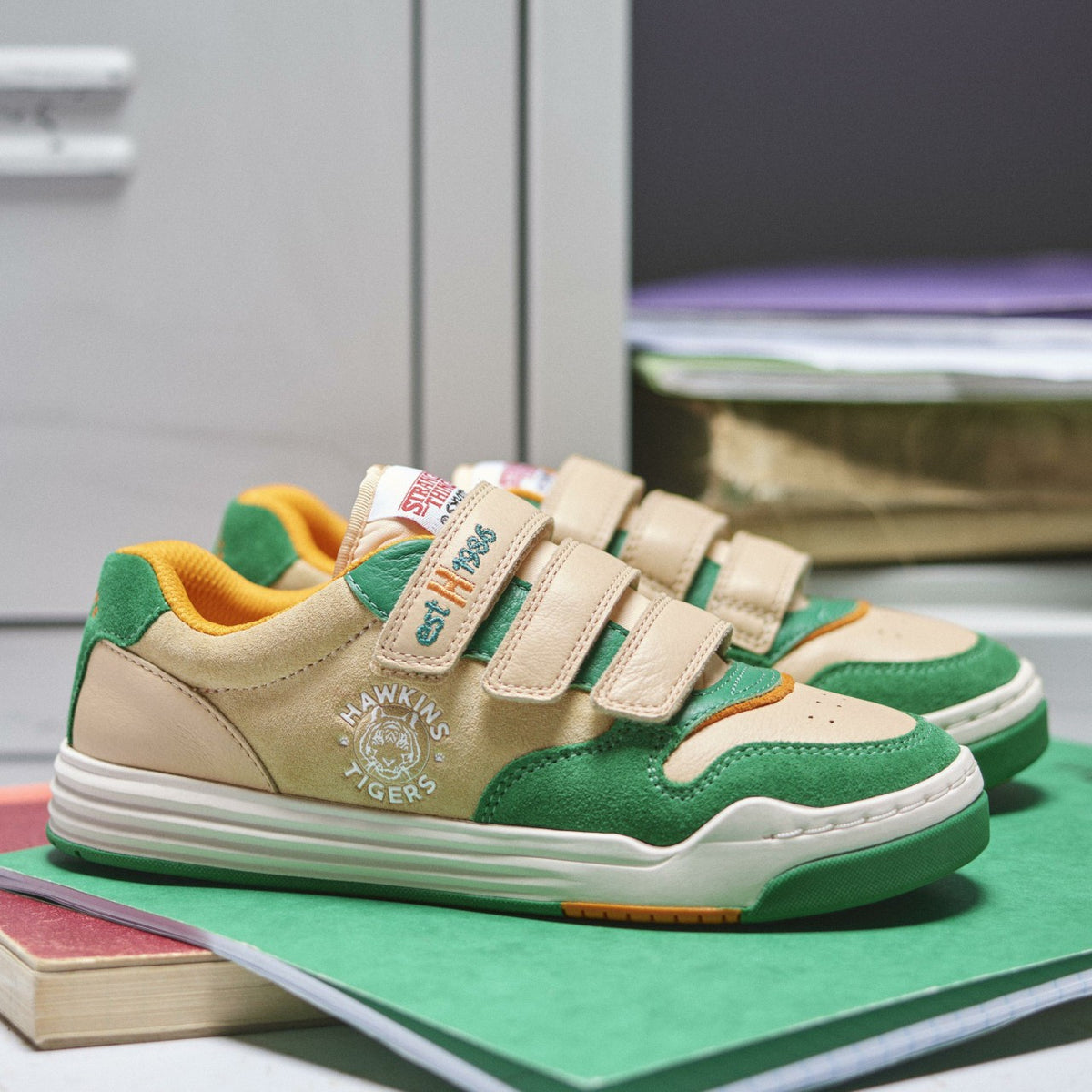 Clarks Stranger Things Urban Ace Older Off White Combination