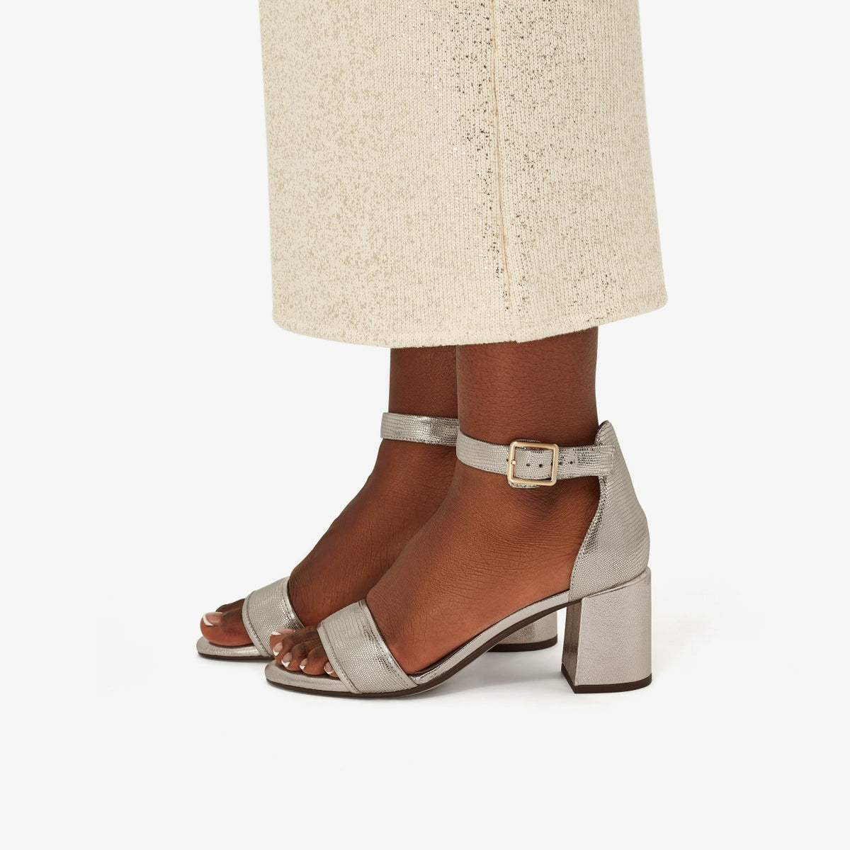 Clarks Ezoria Mae Champagne Interest
