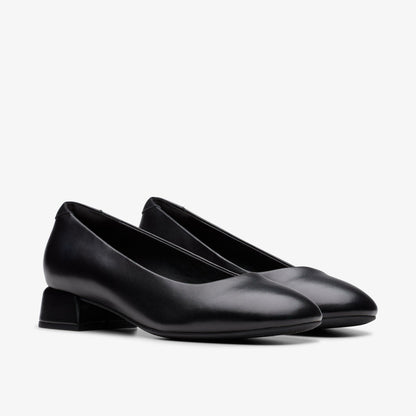 Clarks Daiss 30 Step Black Leather
