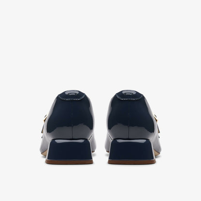 Clarks Daiss 30 Shine Navy Patent