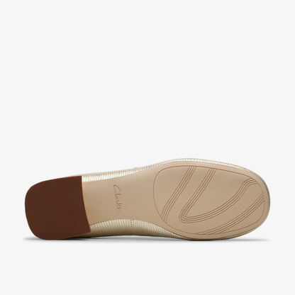 Clarks Daiss 30 Shine Champagne Interest