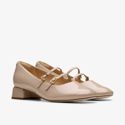 Clarks Daiss 30 Shine Sand Patent