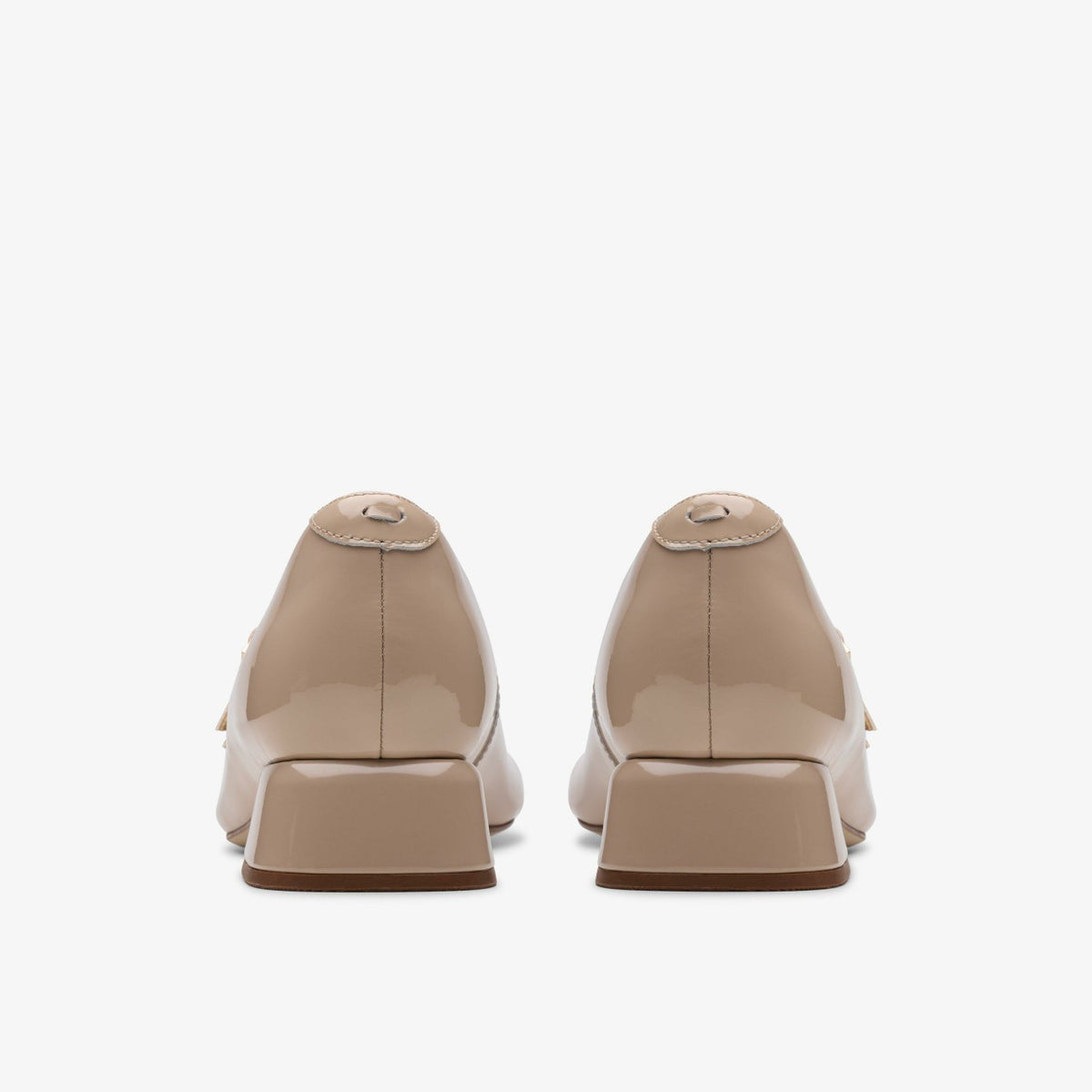 Clarks Daiss 30 Shine Sand Patent