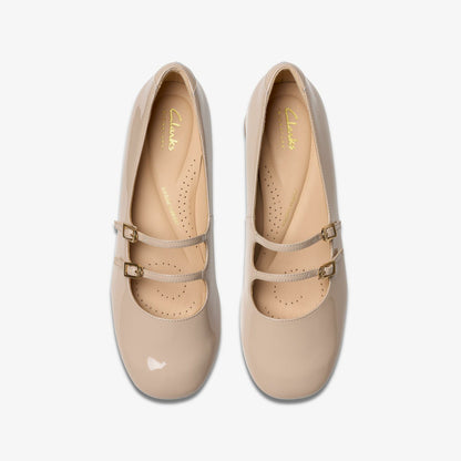 Clarks Daiss 30 Shine Sand Patent