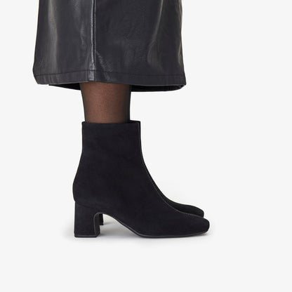 Clarks Fernie Zip Black Suede