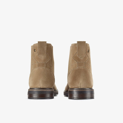 Clarks Newford Easy Dark Sand Suede