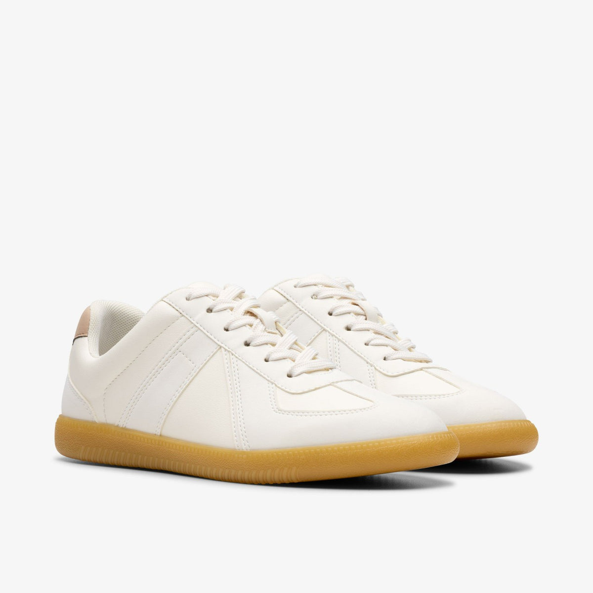Clarks Nykole Step White