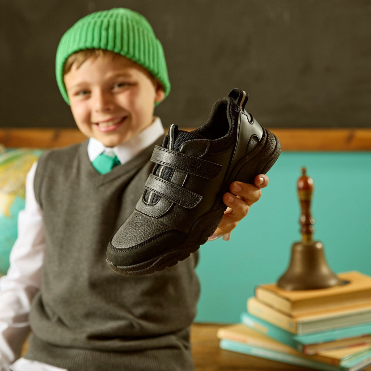 Clarks Feather Shine Kid Black