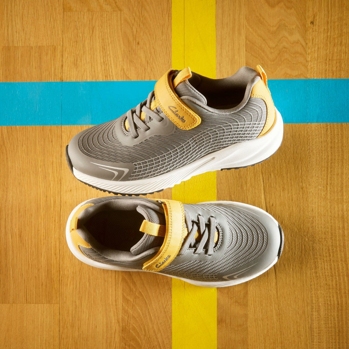 Clarks Deyes Dash Kid Grey Synthetic
