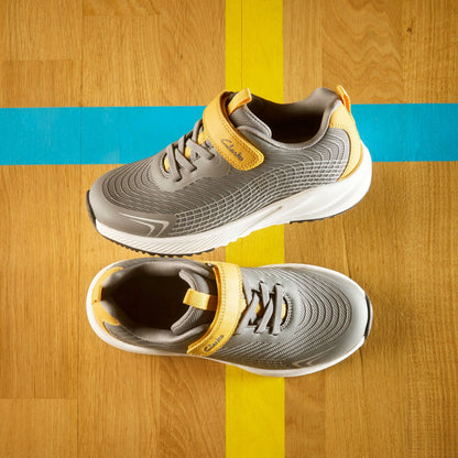 Clarks Deyes Dash Kid Grey Synthetic